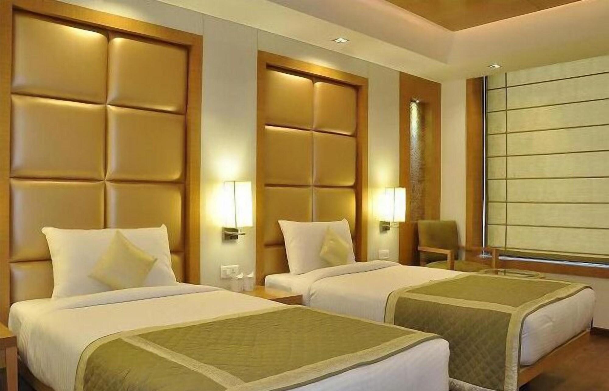 Almondz Hotel New Delhi Exterior foto