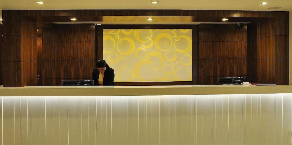 Almondz Hotel New Delhi Exterior foto