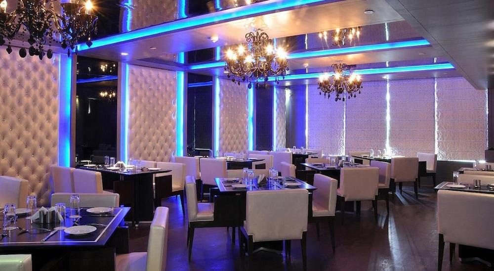 Almondz Hotel New Delhi Exterior foto