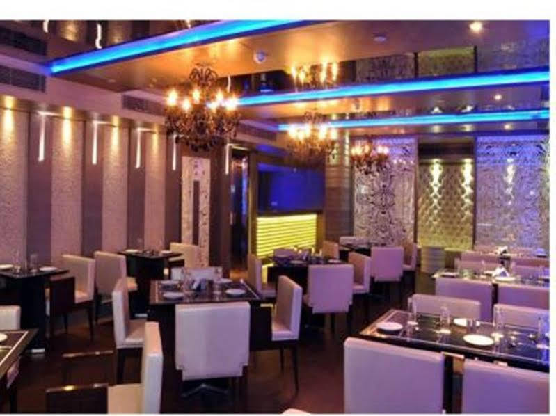Almondz Hotel New Delhi Exterior foto